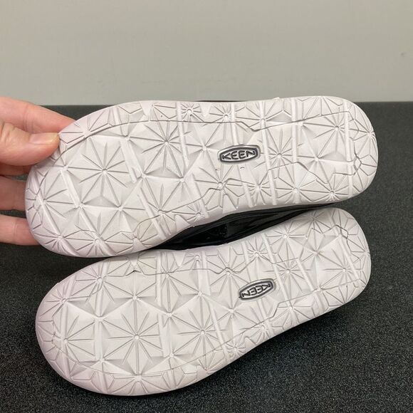 Keen Girl's Moxie Mary Jane Black Ballet Flats - Picture 9 of 10
